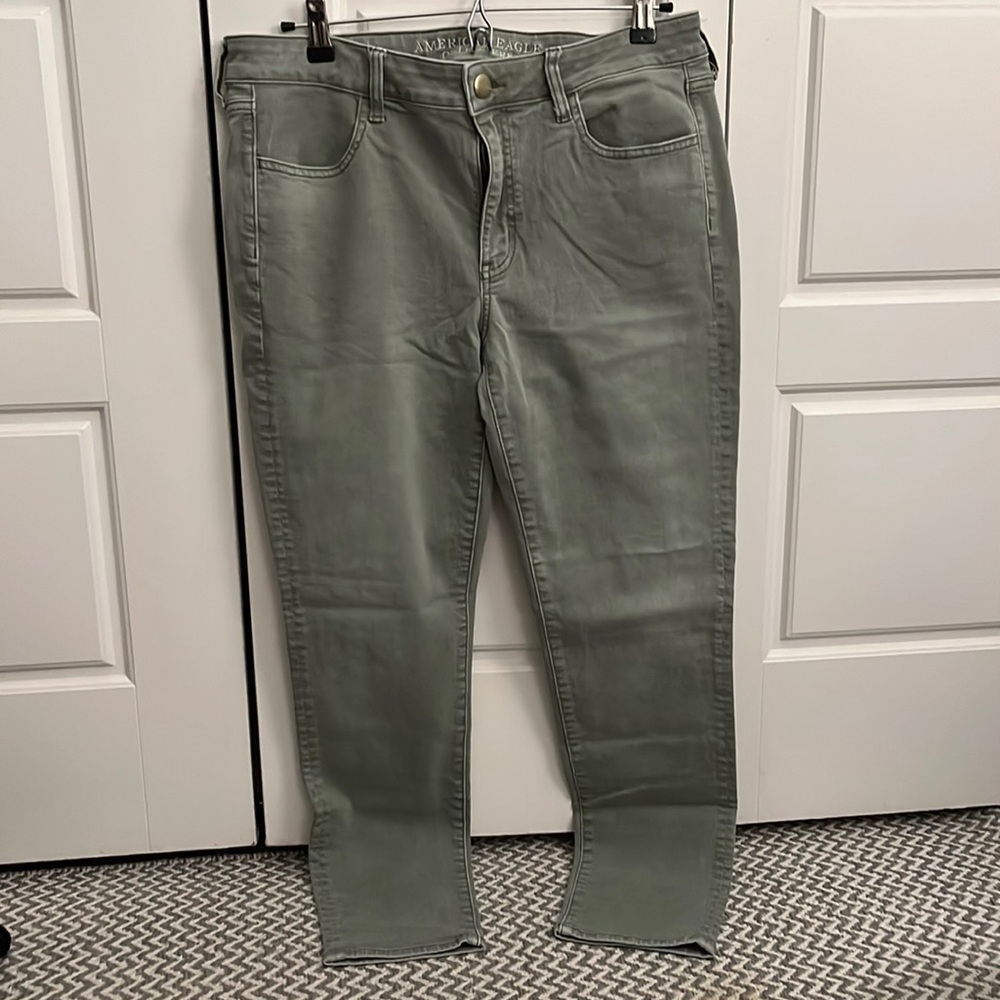 Light green super super stretch jeggings American eagle LIKE NEW 💕